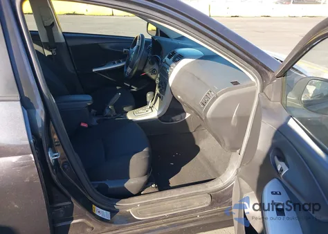 2010 Toyota Corolla S z USA, uszkodzony, nr VIN 1NXBU4EE6AZ255900